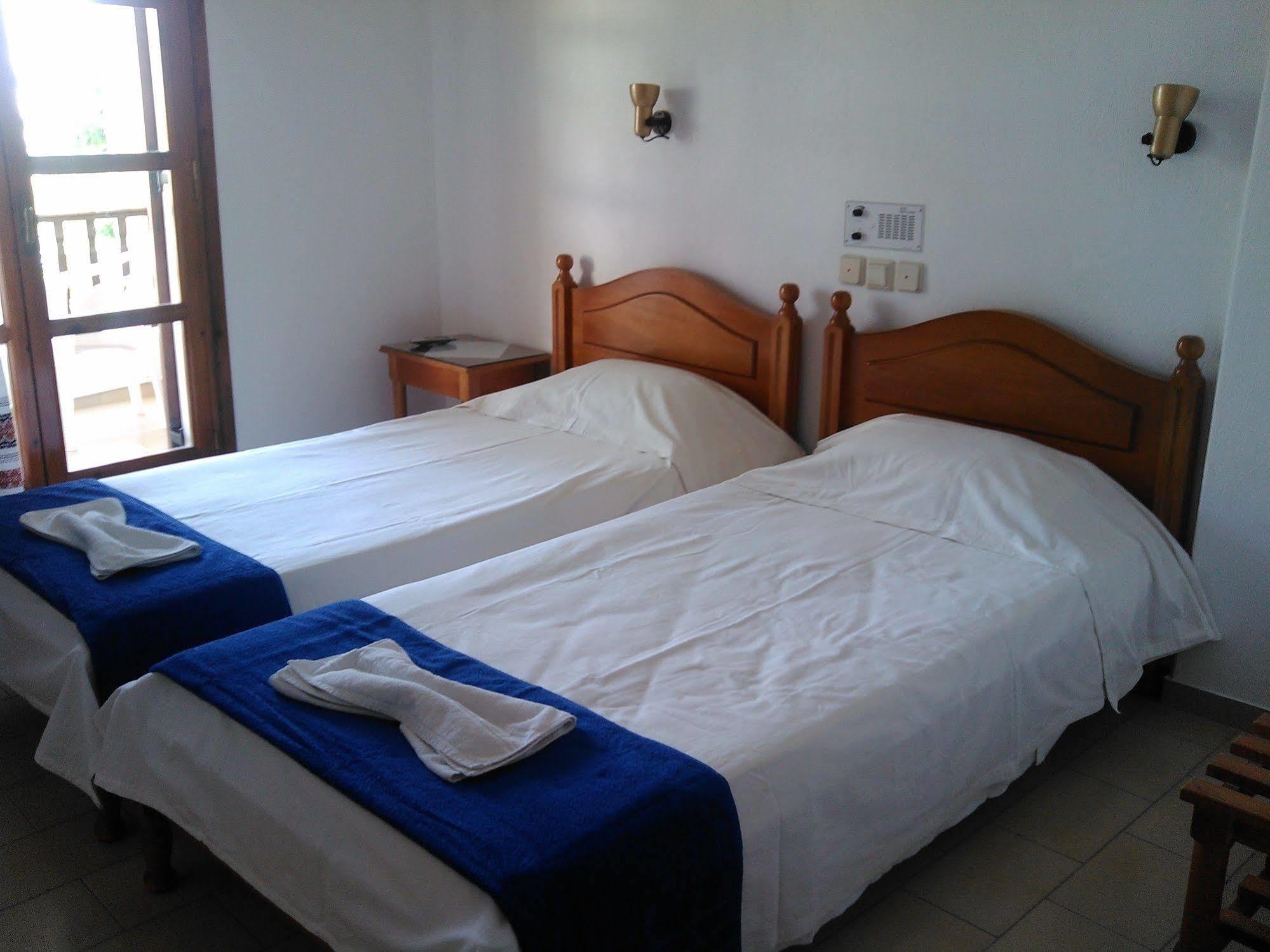 Hotel Santa Elena Kamári Exteriér fotografie